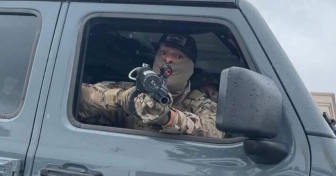“We Aren’t Playing”: DHS Responds to Sen. Chris Murphy Attacking Federal Agents Over Photo Showing Border Patrol Officer Pointing Weapon at Illinois Driver Attempting to Ram Vehicle