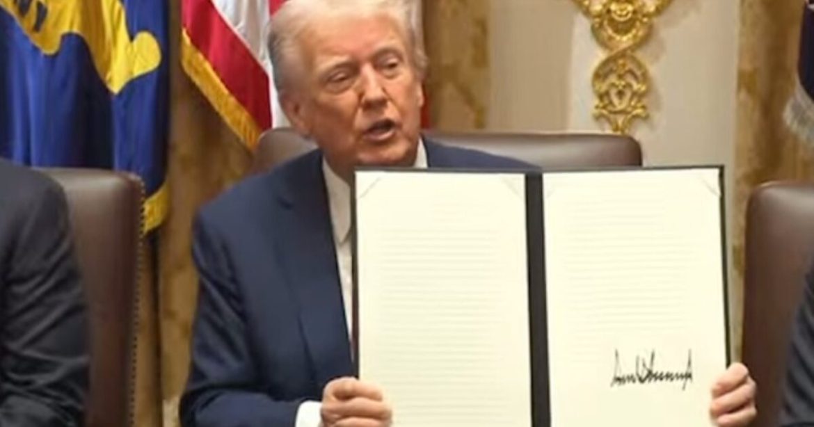 WATCH: “Columbus Day, We’re back, Italians!” – President Trump Signs Powerful Columbus Day Proclamation for “the Original American Hero” – Proclamation SLAMS Left’s “Vicious and Merciless Campaign” Against Columbus