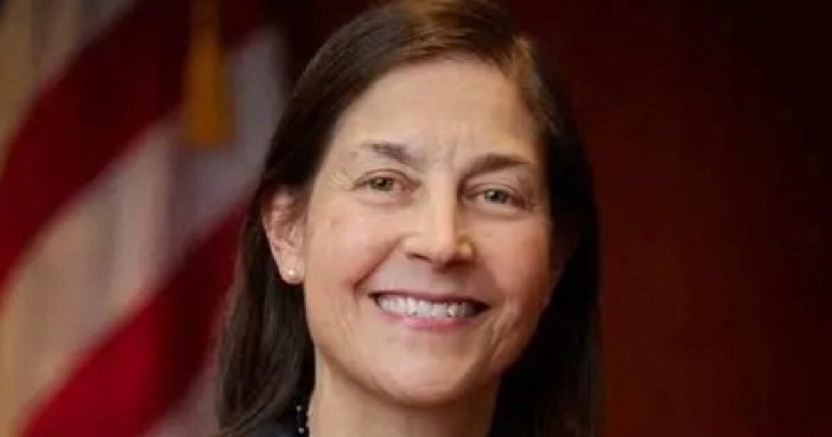 Appeals Court Reinstates Judge Immergut’s Temporary Restraining Order Blocking Trump’s Oregon National Guard Deployment